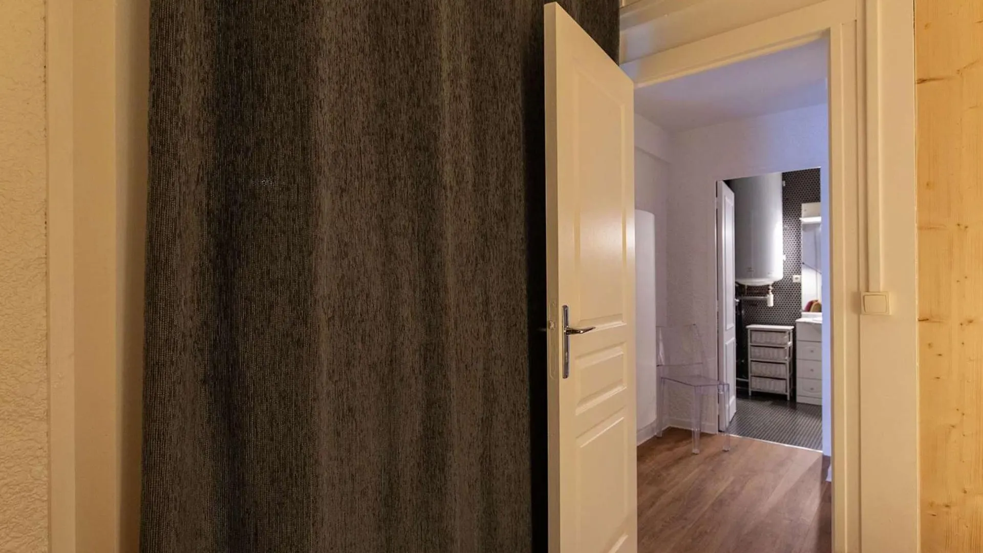 Apartment Charmant T2 Avec Cuisine Neuve Et Cave Au Centre De Cauterets - Fr-1-401-278