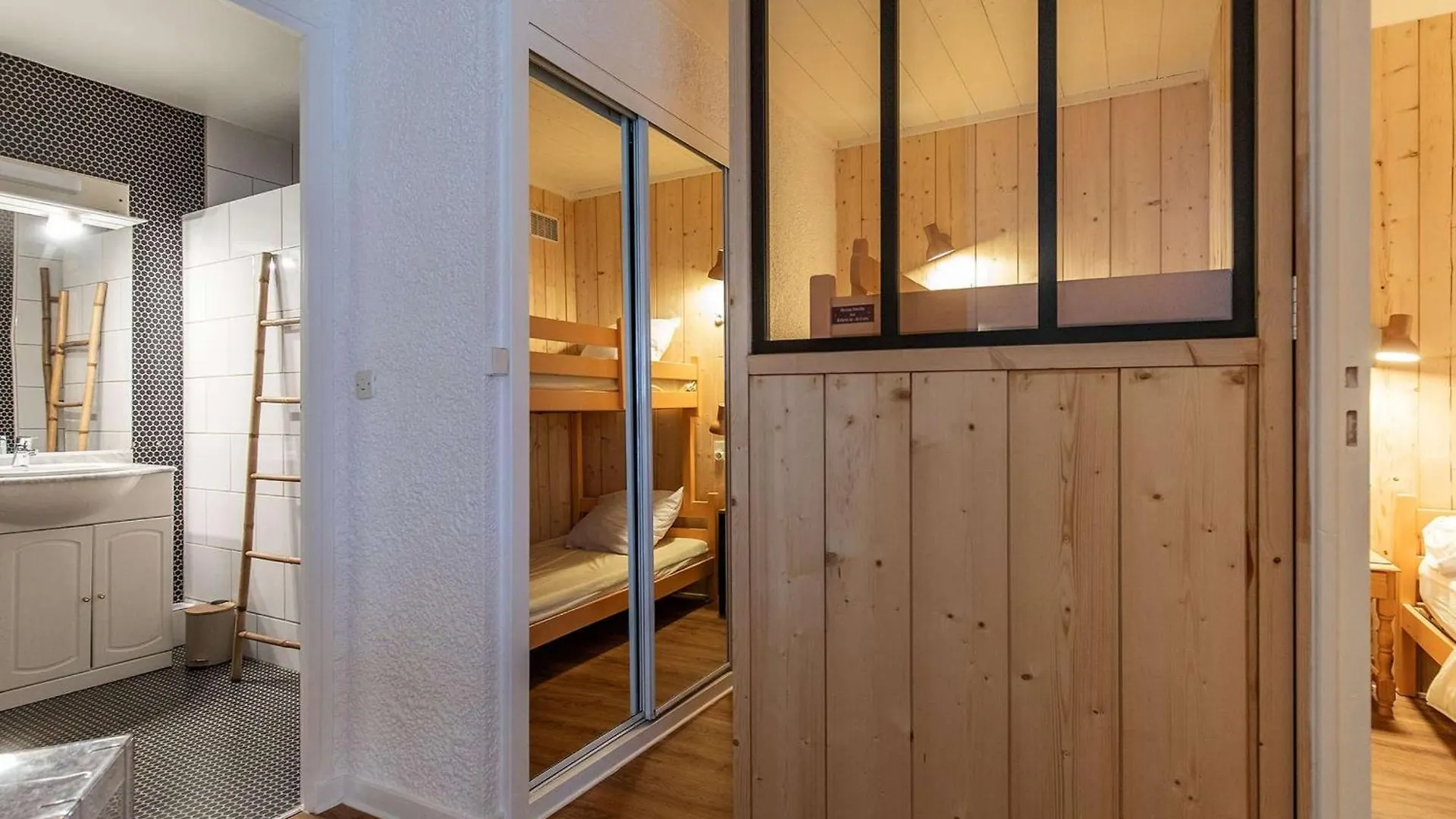 Charmant T2 Avec Cuisine Neuve Et Cave Au Centre De Cauterets - Fr-1-401-278 France