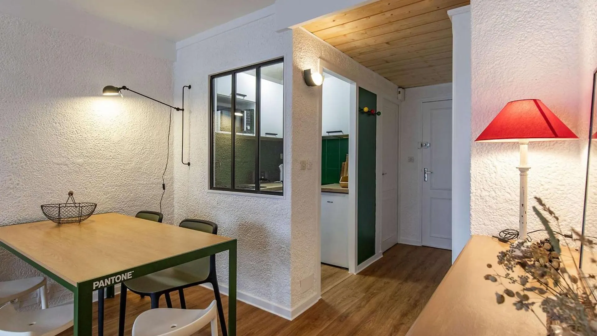 Charmant T2 Avec Cuisine Neuve Et Cave Au Centre De Cauterets - Fr-1-401-278 France